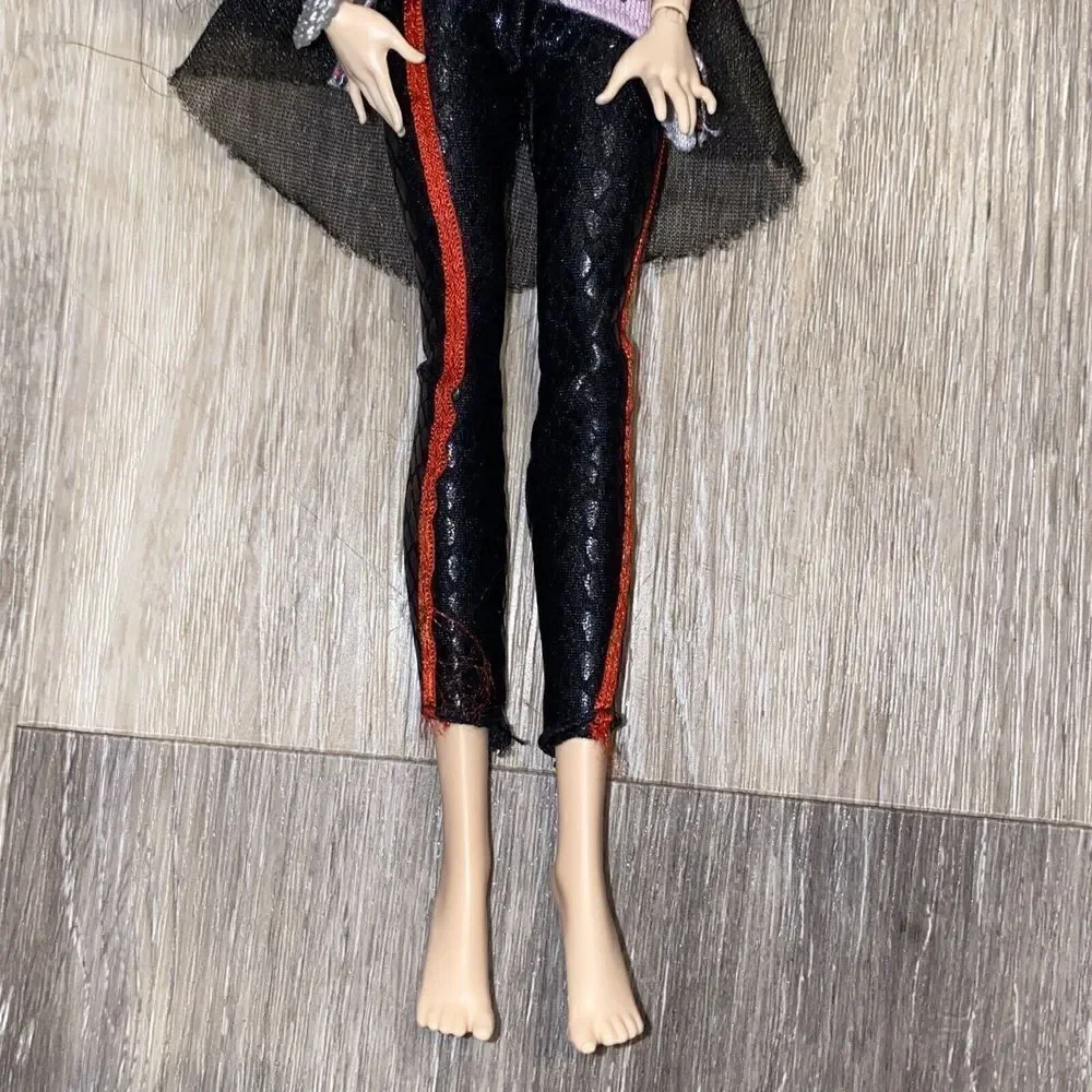 Ever After High RAVEN Queen School Spirit Doll